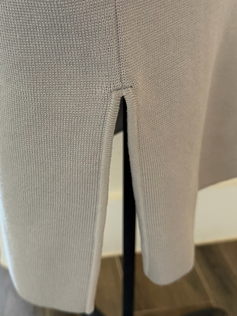 Hugo Boss Light Gray Women's Blazer and Pencil Skirt Set - Picture 8 of 9